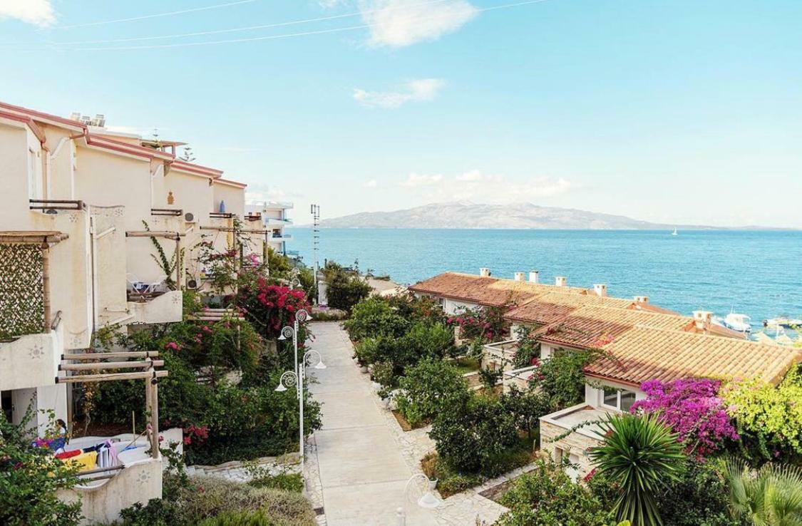 Villa 23 On The Bay Sarandë Esterno foto